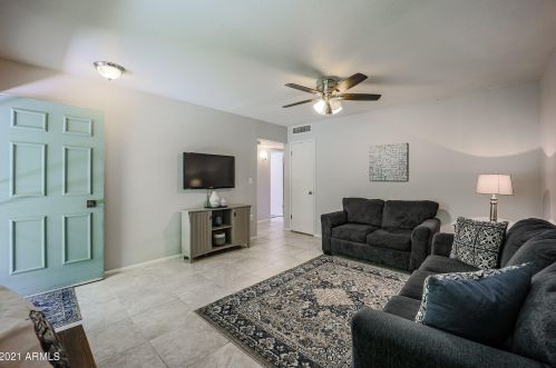 10554 Coggins Dr, Sun City, AZ 85351-3417