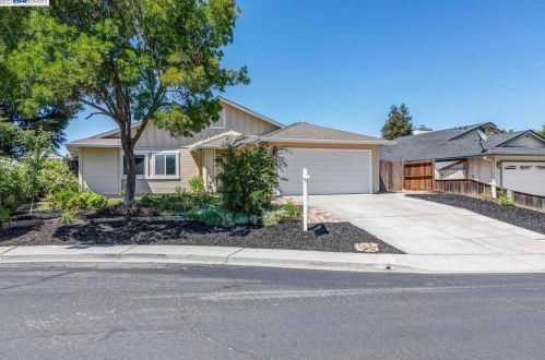 1742 Pine Ct, Oakley, CA 94561-2266