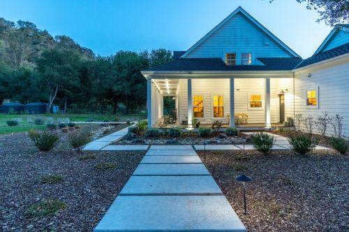 10555 Watsonville Rd, Gilroy CA  95020-9433 exterior