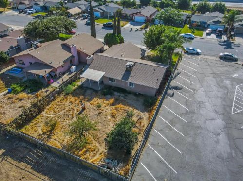 1633 Crowell St, Livingston CA  95334-1854 exterior