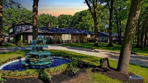 2716 Edgewood Dr, Dyer, IN 46311-2309