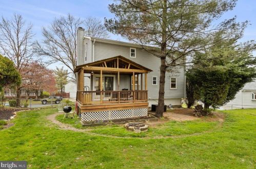 5593 Neddleton Ave, Woodbridge VA  22193-4156 exterior