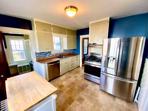 69 Hill St, Dover NH  03820-3139 exterior