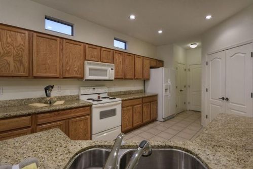 3642 Fjord Pony Rd, Tucson, AZ 85739-8352