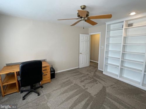 1567 Potter Dr, Pottstown PA 19464-2978 exterior