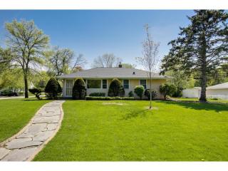984 Shryer Ave, Saint Paul, MN 55113-6441