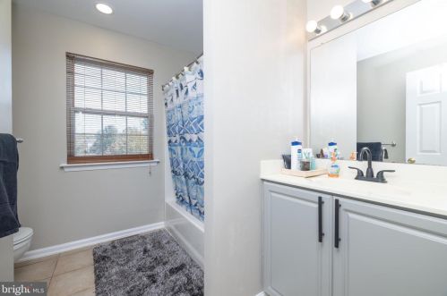 6 Chapman Ln, Bear DE  19701-6364 exterior