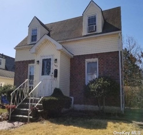 143 Landford Dr, Floral Park, NY 11003-4108