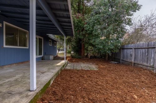 810 Walnut Ave, Ukiah CA  95482-3703 exterior