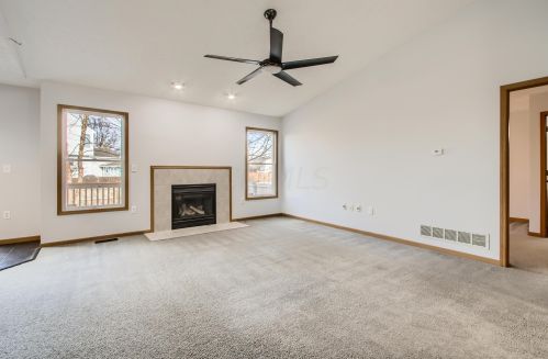 1260 Valley Dr, Marysville, OH 43040-8010