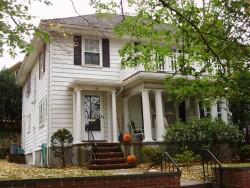 38 Burr Rd, Newton, MA 02459-1404