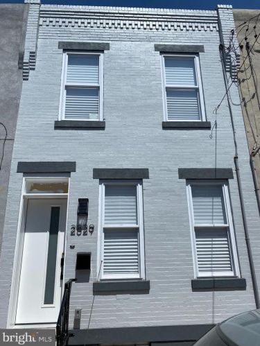 2829 Cantrell St, Philadelphia, PA 19145-2412