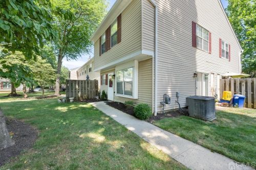 276 Palombi Ct, East Brunswick, NJ 08816-5025