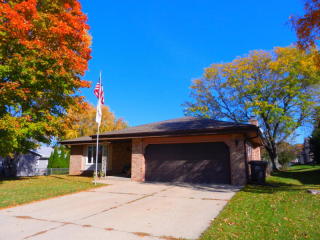 1116 Eastern Trl, Mukwonago, WI 53149-1006