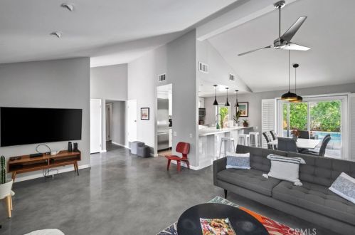 1120 Louise Dr, Palm Springs CA  92262-3209 exterior
