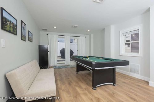 5 Fort Ave, Pelican Island NJ  08751-1512 exterior