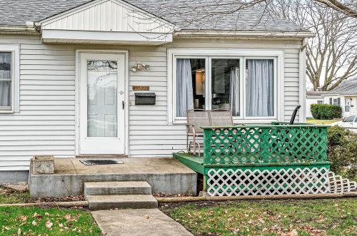 1022 Grand Blvd, Mishawaka, IN 46544-4525