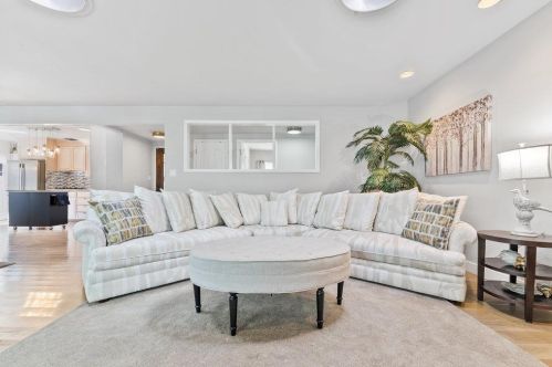 896 Greenbay Ct, San Jose, CA 95128-4216
