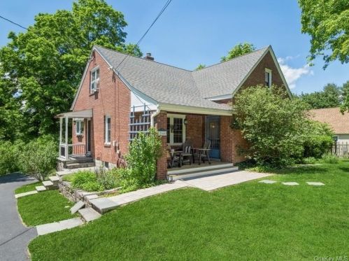 264 Noxon Rd, Poughkeepsie, NY 12603-2900