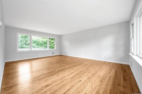 16 Bonwit Rd, Rye Brook NY  10573-1936 exterior