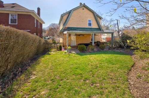 115 Parker Dr, Pittsburgh, PA 15216-1314