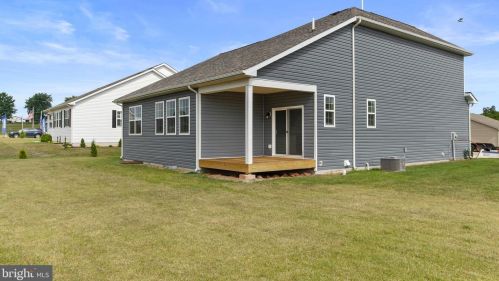 101 Brookside Ln, Gettysburg PA  17325-2026 exterior