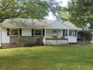 312 Sarvis Dr, Knoxville, TN 37920-5058