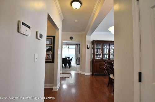 7 Lily Ln, Piscataway NJ  08854-6670 exterior