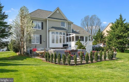 42306 Big Spg Ct, Leesburg VA 20176-6289 exterior