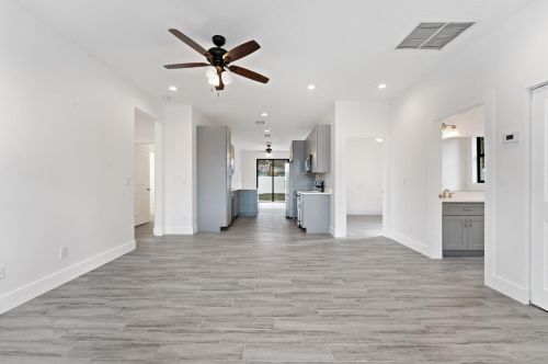 394 Aster St, West Palm Beach, FL 33410-4803