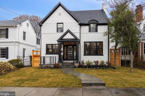 4523 Garrison St, Washington, DC 20016-4057