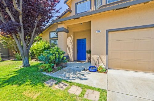 1580 Bayberry St, Hollister, CA 95023-8045
