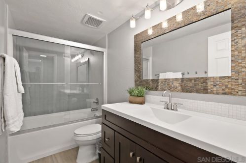 11430 Westonhill Dr, San Diego CA 92126-1461 exterior