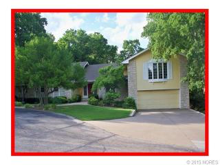 616 Cherry Ln, Bartlesville, OK 74003-6017