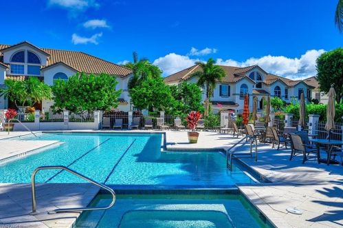 172 Colonade Cir, Naples, FL 34103-8712