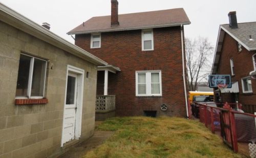 617 4th St, Monongahela, PA 15063-2110