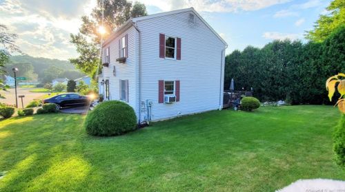 318 White Birch Dr, Waterbury, CT 06708-1888