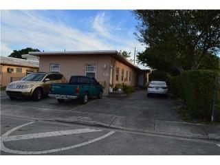 158 6th St, Hialeah, FL 33010-4848