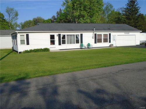 9468 Wickham Dr, Brewerton, NY 13029-9729