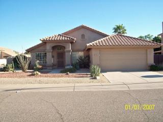 7203 Crest Ln, Glendale, AZ 85310-5614