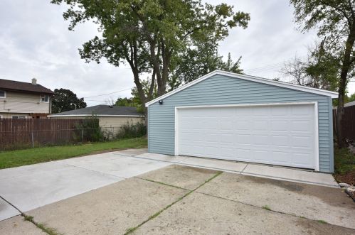 5348 91, Milwaukee WI 53224-5304 exterior