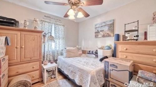 48 Fulton St, Lake Grove NY  11755-3040 exterior