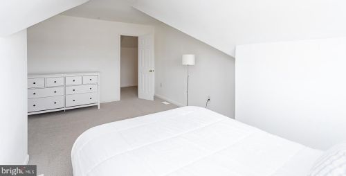 313 William Taft Ave, Downingtown PA  19335-3097 exterior