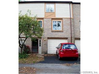 121 Woodridge Xing, Henrietta, NY 14467-8923