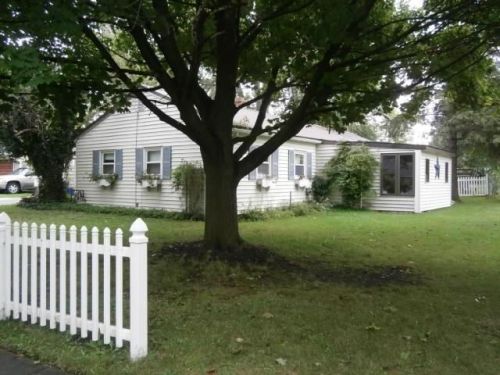 29 Canandaigua Ave, Canandaigua, NY 14424-1122