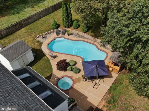3 Fresh Water Dr, Fredericksburg, VA 22405-2798