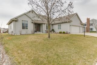 2504 Fox River Cir, Waukesha, WI 53189-6850