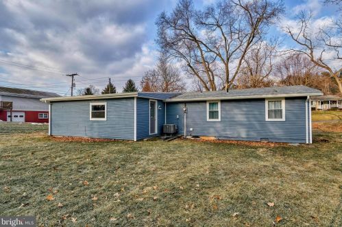 605 Spring Garden St, Carlisle PA  17013-9264 exterior