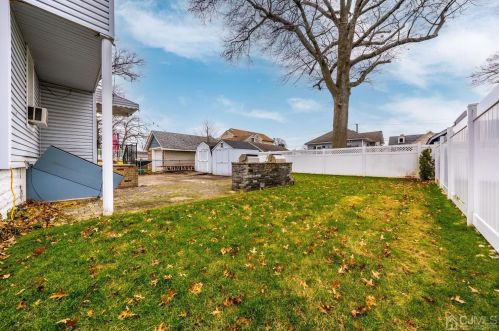 38 Madison Ave, Avenel NJ  07001-1445 exterior