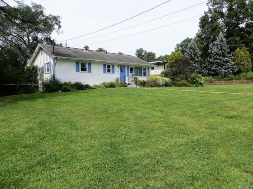 20 Scotchtown Pl, Middletown NY  10941-1434 exterior